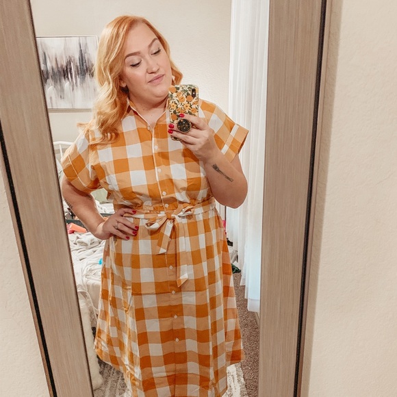 Meet your Posher, Courtney - Picture 3 of 7